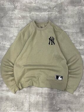 New York Yankees MLB Crewneck Sweatshirt Beige Embroidered Logo Mens Medium
